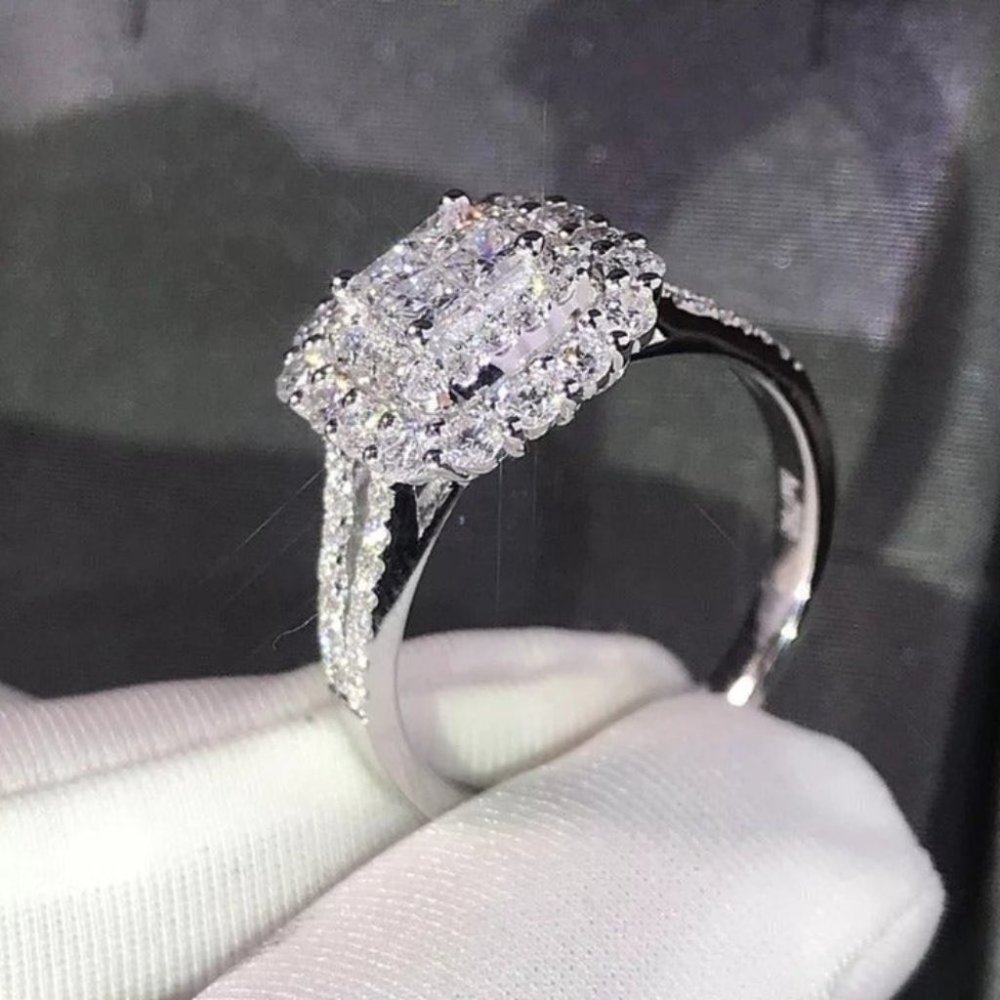 Big Stone Zircon Silver Color Ring - Picture 3 of 4